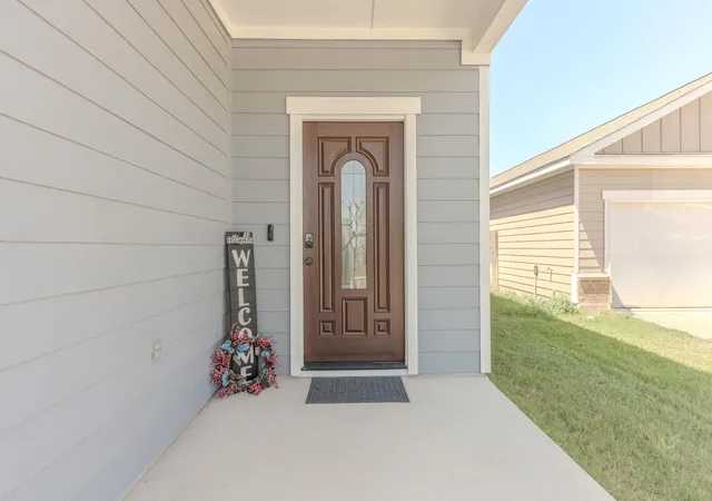 Photo 4 of Single family home for sale at 205 Waterbuck Loop, Hutto, TX 78634 | MLS# 4081744 | Listing updated on 2026-10-16