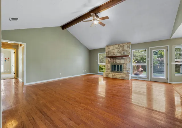 Photo 4 of Single family home for sale at 415 Meadow Ridge Dr, Kerrville, TX 78028 | MLS# 8119031 | Listing updated on 2026-08-18