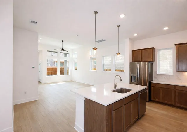 4th image of 908 Prominence Wy, Leander, TX 78641 | MLS# 9736872