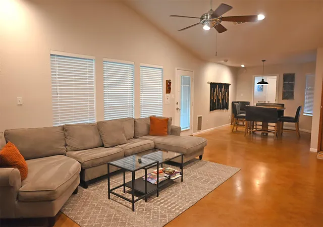 4th image of 101 Stadium View Dr, Marble Falls, TX 78654 | MLS# 5000336