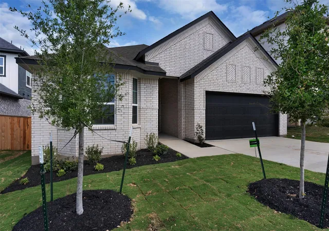 2nd image of 213 West Faulkner St, Liberty Hill, TX 78642 | MLS# 8677190