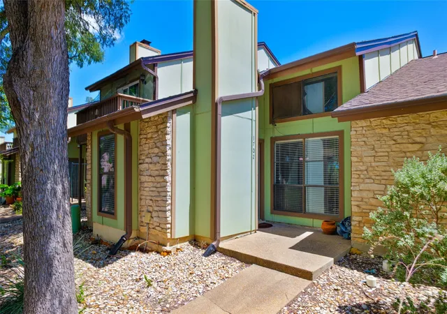 Photo 2 of Townhouse for sale at 1702 Timber Ridge Dr, Austin, TX 78741 | MLS# 5950519 | Listing updated on 2026-09-17