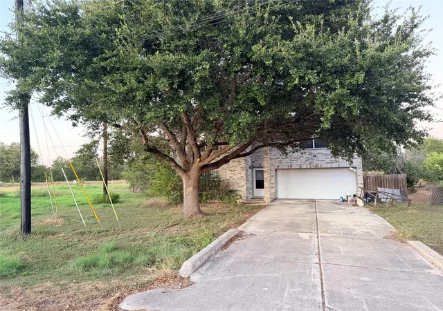 Photo 2 of Single family home for sale at 3085 Crestmont Ln, Kyle, TX 78640 | MLS# 3268353 | Listing updated on 2026-10-07