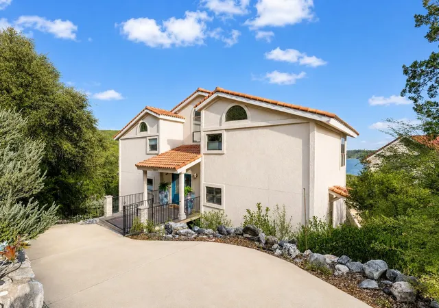 4th image of 13805 Skyline Dr, Austin, TX 78732 | MLS# 7212443