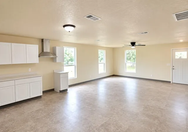 Photo 3 of Single family home for sale at 245 Cross Lake Dr, Pleasanton, TX 78064 | MLS# 4843077 | Listing updated on 2026-08-19