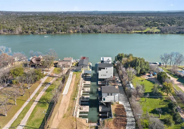 2nd image of 942 Euel Moore Dr, Kingsland, TX 78639 | MLS# 9290834