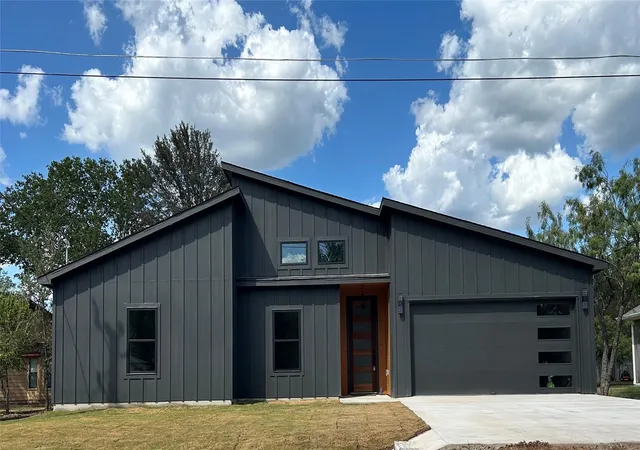 1st image of 104 Waimanalo Ln, Bastrop, TX 78602 | MLS# 4803162