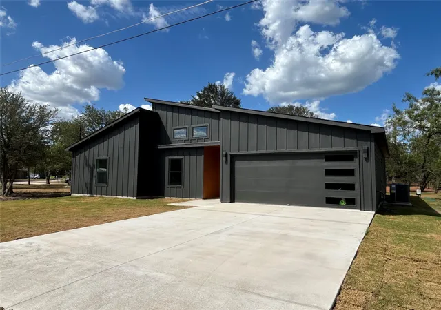 2nd image of 104 Waimanalo Ln, Bastrop, TX 78602 | MLS# 4803162