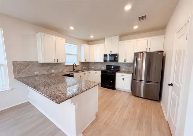 Photo 2 of Single family home for sale at 252 Sage Derby Dr #90, Hutto, TX 78634 | MLS# 4698939 | Listing updated on 2026-08-26