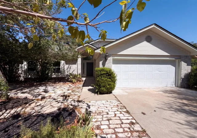 1st image of 605 Hawthorne Ln, Round Rock, TX 78664 | MLS# 7735215