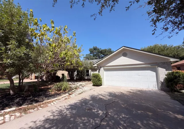 17th image of 605 Hawthorne Ln, Round Rock, TX 78664 | MLS# 7735215