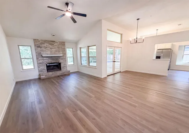 3rd image of 605 Hawthorne Ln, Round Rock, TX 78664 | MLS# 7735215