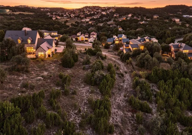 2nd image of 105 Stephanie Ln, Austin, TX 78738 | MLS# 2220466