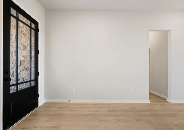 Photo 4 of Sale Pending at 540 Redding Way, Georgetown, TX 78633 | MLS# 5269173 | Listing updated on 2026-10-26