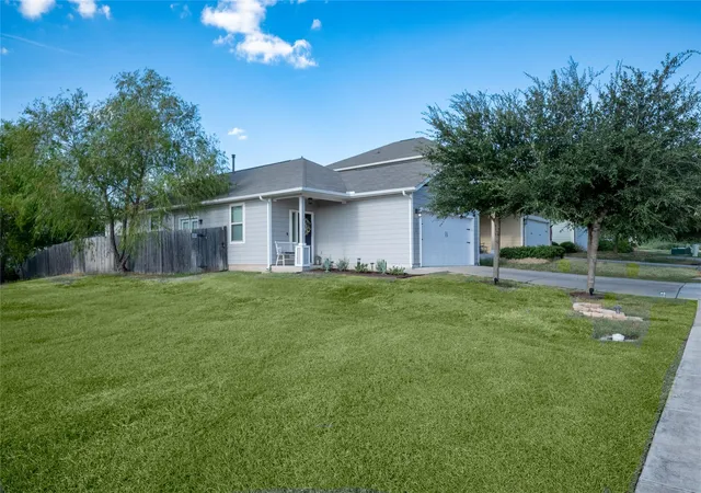 Photo 4 of Single family home for sale at 326 Pearl Way, Buda, TX 78610 | MLS# 8095379 | Listing updated on 2026-09-30