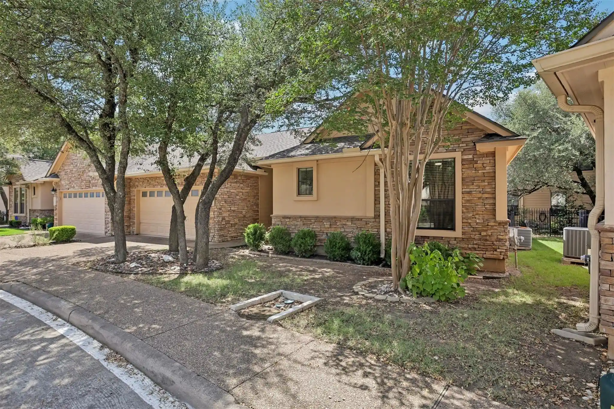 Listing Photo 2 - Condo for sale in 4213 Wild Iris Ln located at 4213 Wild Iris Ln, Austin, TX 78727 - Unit 4213 Wild Iris Ln