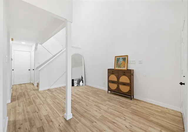 Listing Photo 4 - Condo for sale in building located at 1010 W Rundberg Ln, Austin, TX 78758 - Unit #30