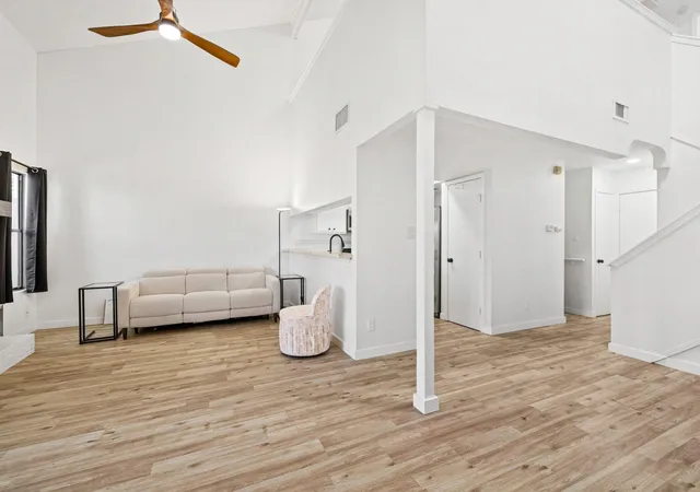 Listing Photo 5 - Condo for sale in building located at 1010 W Rundberg Ln, Austin, TX 78758 - Unit #30