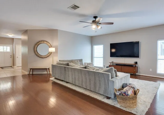 3rd image of 2404 Independence Dr, Austin, TX 78745 | MLS# 6515618