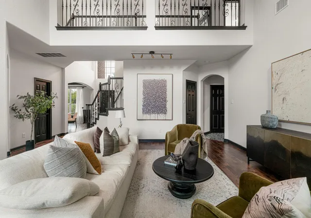 5th image of 12113 Cascade Caverns Trl, Austin, TX 78739 | MLS# 7663256
