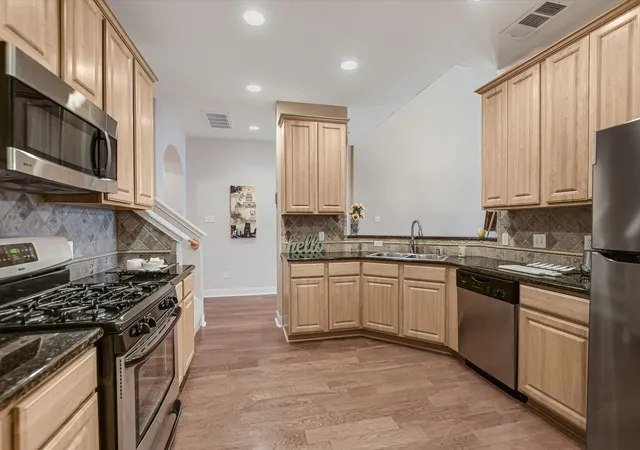 Listing Photo 5 - Condo for sale in building located at 2210 Onion Creek Pkwy, Austin, TX 78747 - Unit #503