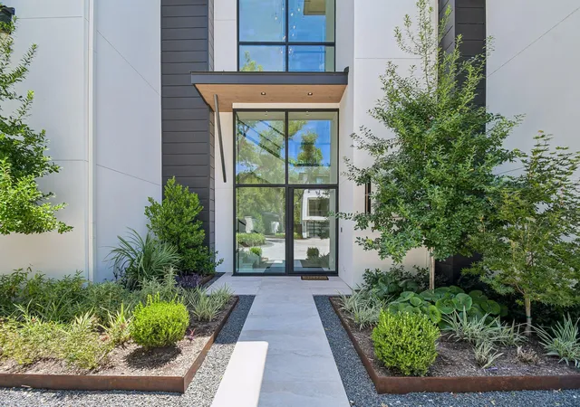 4th image of 2503 Westlake Dr, Austin, TX 78746