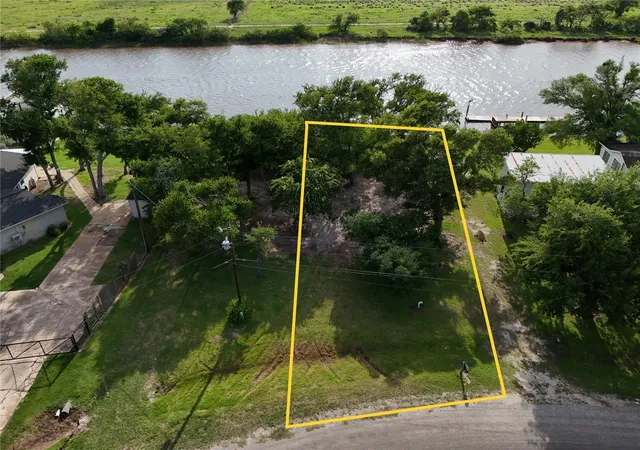 1st image of 1828 Creekside Dr, Bay City, TX 77414 | MLS# 4824464