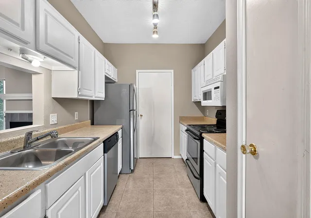 Photo 4 of Condo for sale at 12166 Metric Blvd #280 - Bldg 9, Austin, TX 78758 | MLS# 7126554 | Listing updated on 2026-09-02