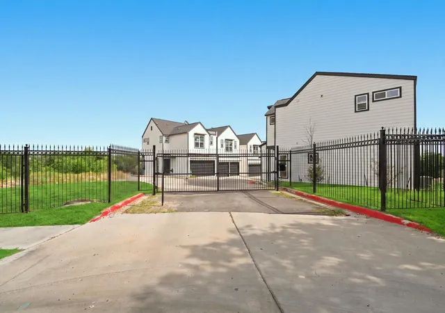 Photo 14 of Single family home for sale at 1300 Mckie Dr #33, Austin, TX 78752 | MLS# 7012423 | Listing updated on 2026-09-06