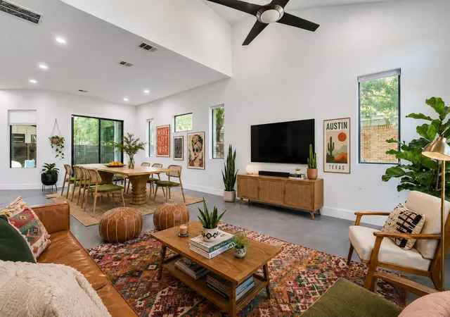 Photo 3 of Single family home for sale at 302 Irma Dr, Austin, TX 78752 | MLS# 5920009 | Listing updated on 2026-10-07