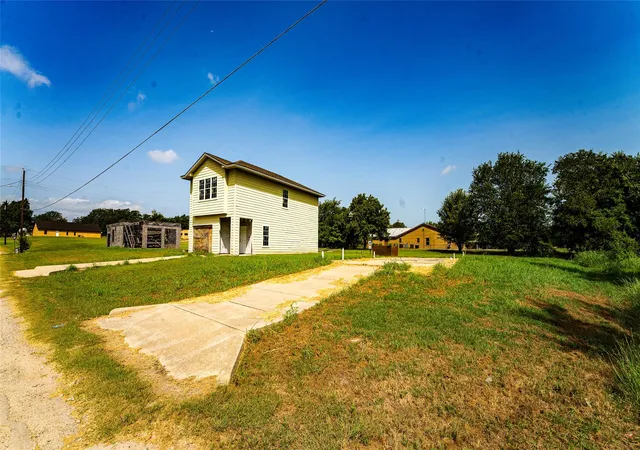 4th image of 213 E 4Th St, Rockdale, TX 76567 | MLS# 9363701