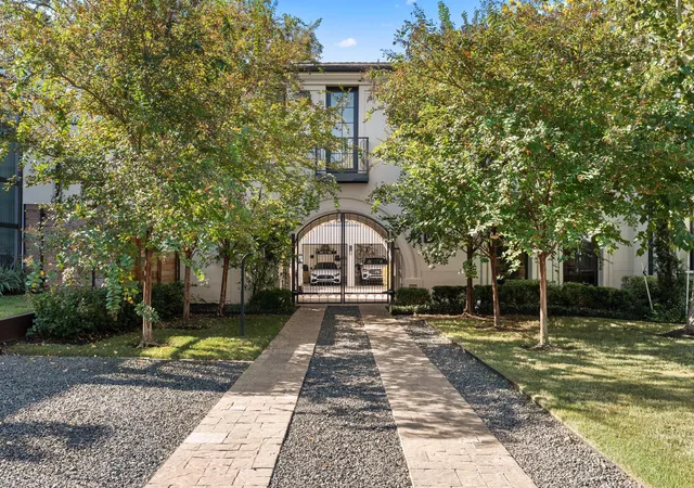 2nd image of 2703 Greenlee Dr, Austin, TX 78703 | MLS# 5768209