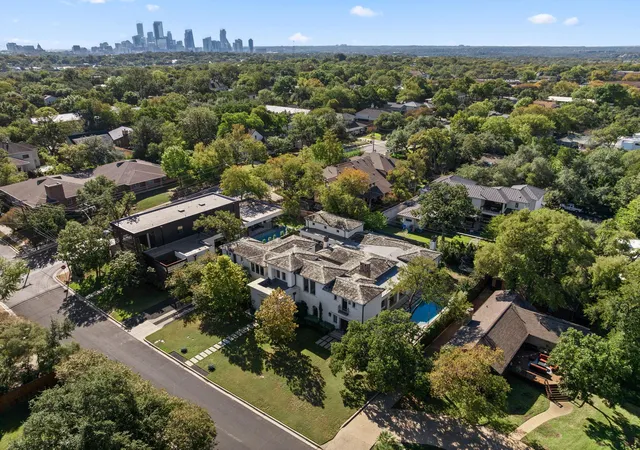 34th image of 2703 Greenlee Dr, Austin, TX 78703 | MLS# 5768209