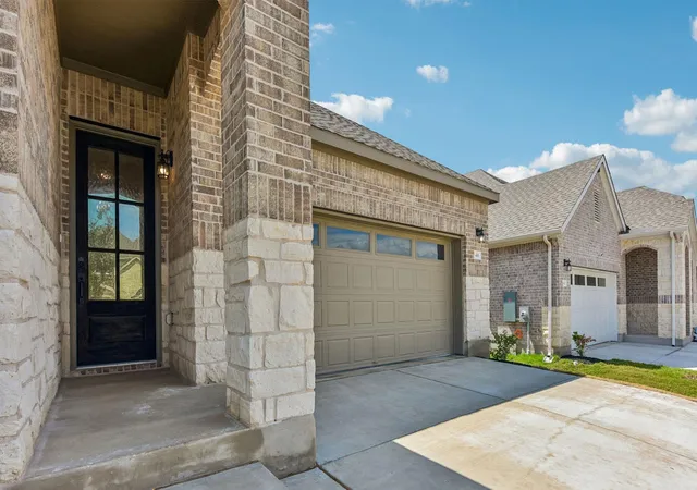 Photo 3 of Single family home for sale at 416 Eagle Cyn Dr, Leander, TX 78641 | MLS# 8522241 | Listing updated on 2026-10-06