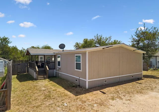 2nd image of 135 Plumeria Dr, Dale, TX 78616 | MLS# 8153450