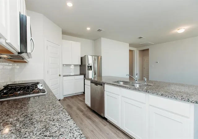 Photo 4 of Single family home for sale at 205 Northview Ln, Georgetown, TX 78628 | MLS# 1875482 | Listing updated on 2026-10-16