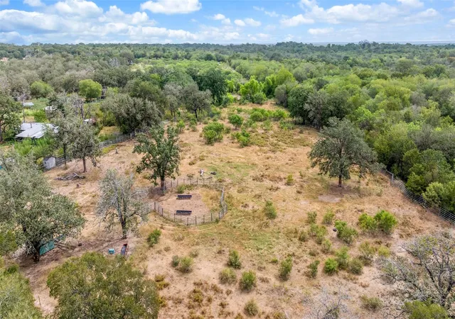 39th image of 827 Fm 671, Lockhart, TX 78644 | MLS# 4044017