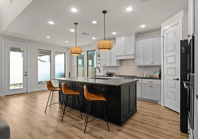 5th image of 9300 Flatbush Dr, Austin, TX 78744 | MLS# 9916699