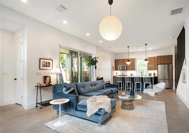 Listing Photo 4 - Condo for sale in building located at 619 Tillery St, Austin, TX 78702 - Unit #A