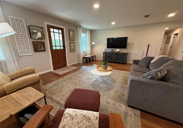 Photo 3 of Single family home for sale at 10201 Womack Dr, Leander, TX 78641 | MLS# 5679059 | Listing updated on 2026-09-23