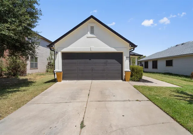 Photo 3 of Single family home for sale at 4202 Kings Canyon Dr, Taylor, TX 76574 | MLS# 6064325 | Listing updated on 2026-09-01