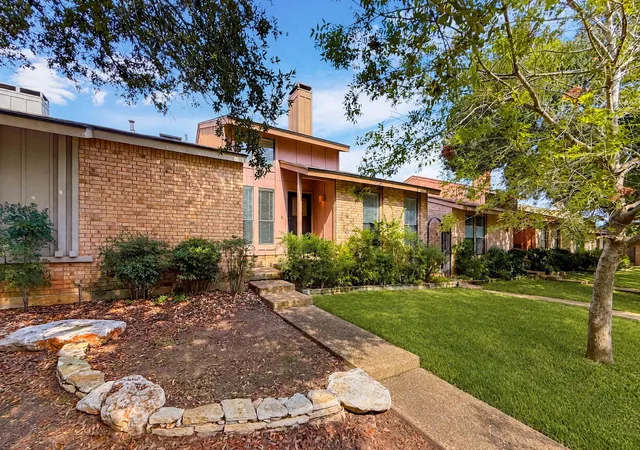 Photo 3 of Townhouse for sale at 7903 Tealwood Trl, Austin, TX 78731 | MLS# 1309949 | Listing updated on 2026-10-04