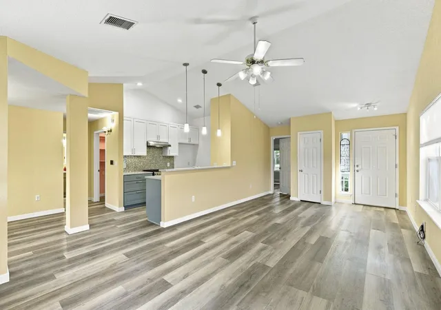 Photo 3 of Townhouse for sale at 196 Prairie Springs Loop, Georgetown, TX 78626 | MLS# 4239228 | Listing updated on 2026-09-14