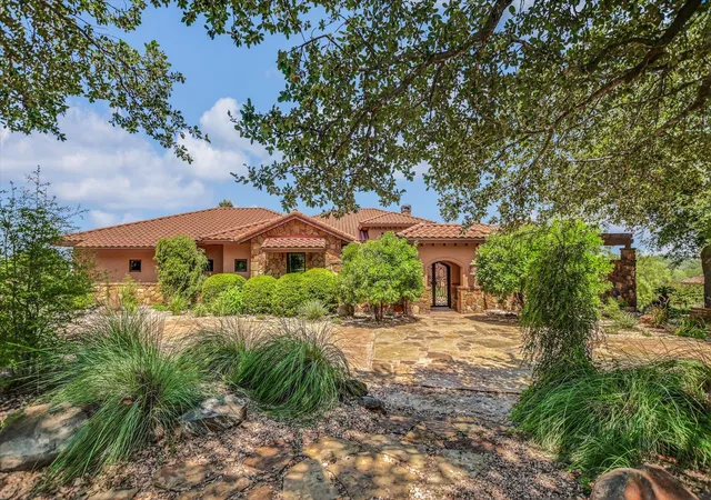 3rd image of 405 The Trails Pkwy, Horseshoe Bay, TX 78657 | MLS# 6365323