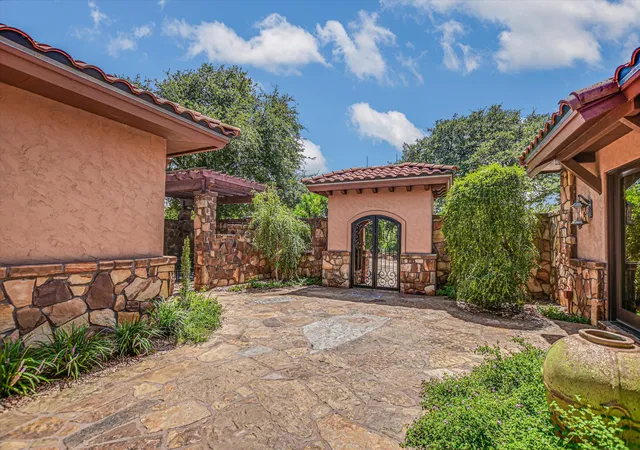 4th image of 405 The Trails Pkwy, Horseshoe Bay, TX 78657 | MLS# 6365323