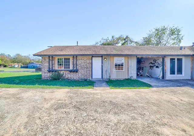 2nd image of 205 Liverpool Dr, Austin, TX 78745 | MLS# 8796455
