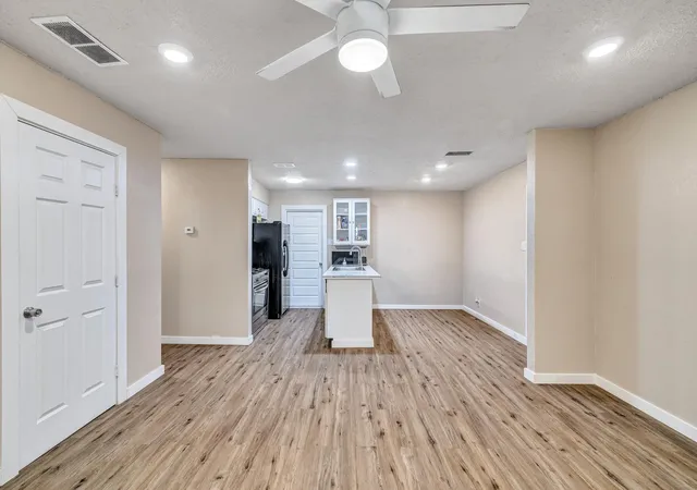 3rd image of 205 Liverpool Dr, Austin, TX 78745 | MLS# 8796455