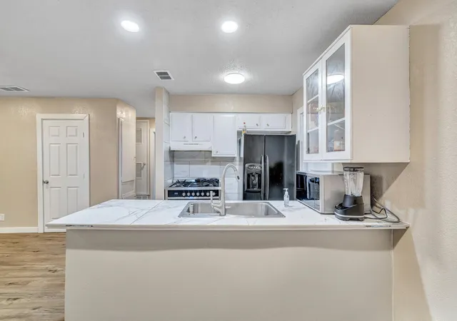 4th image of 205 Liverpool Dr, Austin, TX 78745 | MLS# 8796455