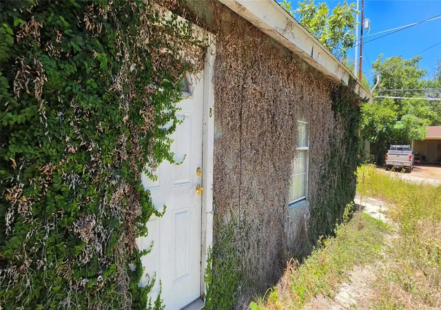 3rd image of 125 S Bishop St, San Marcos, TX 78666 | MLS# 7987296