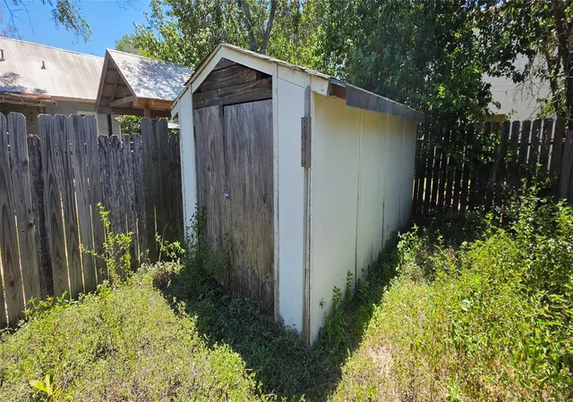 4th image of 125 S Bishop St, San Marcos, TX 78666 | MLS# 7987296